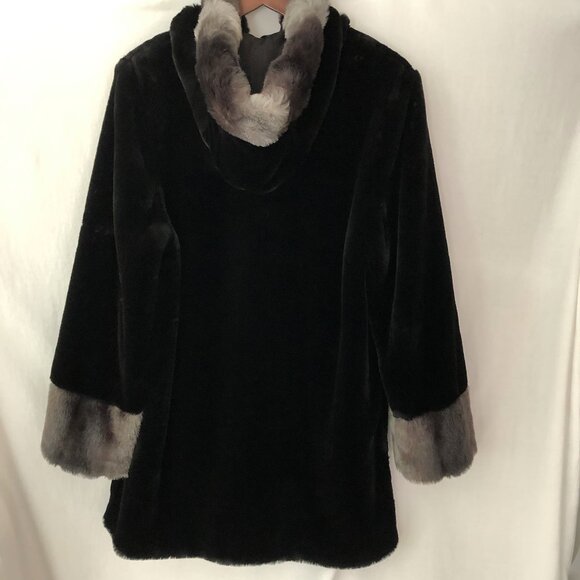 Novelti For Melanie Lyne Faux Fur Cocoon Coat - Picture 3 of 8